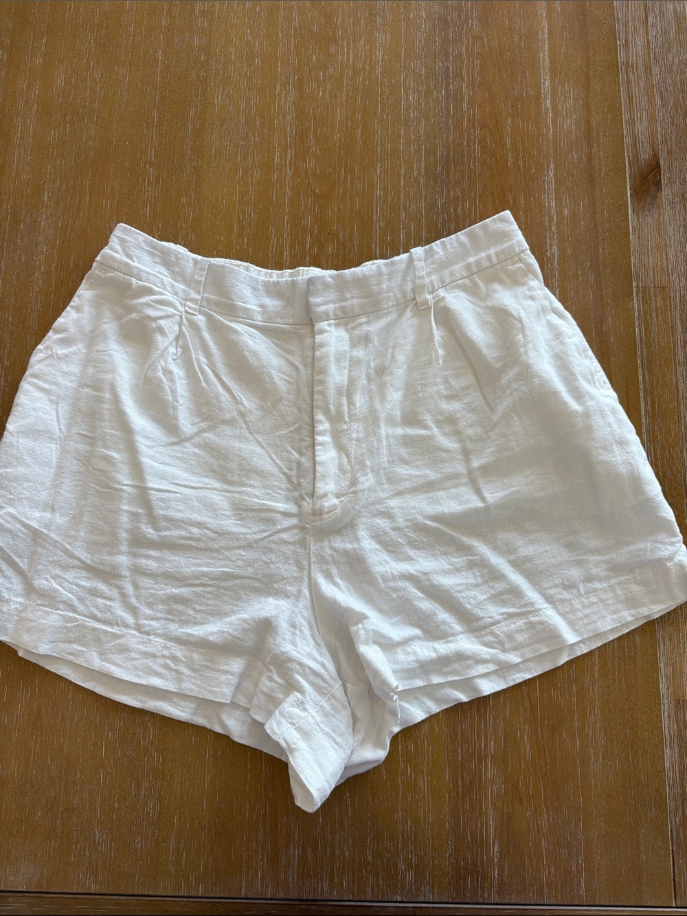GAP White High-Waist Linen-Blend Pleated Shorts